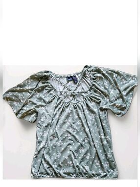 Daytrip Sage Green Floral Tie-Front Blouse